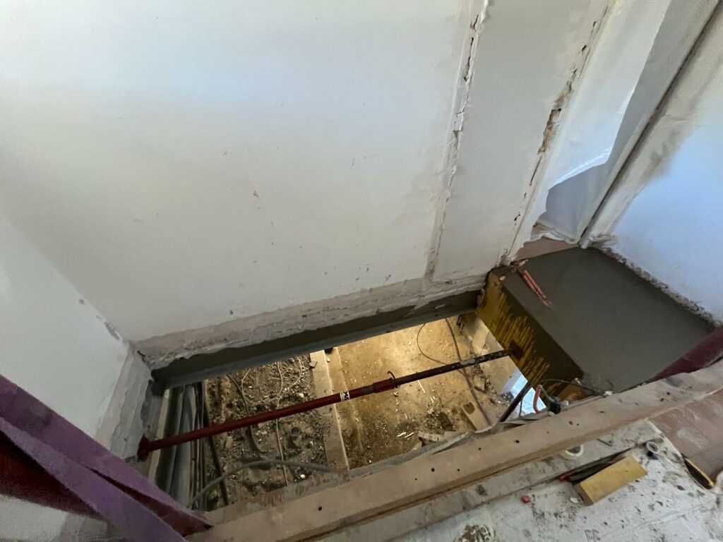 Création d’une trémie d’escalier avec renforcement structurel à Mandelieu-la-Napoule - Murs porteurs