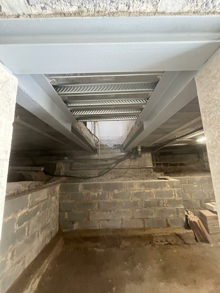 Création d’une trémie d’escalier avec renforcement structurel à Mandelieu-la-Napoule - Murs porteurs