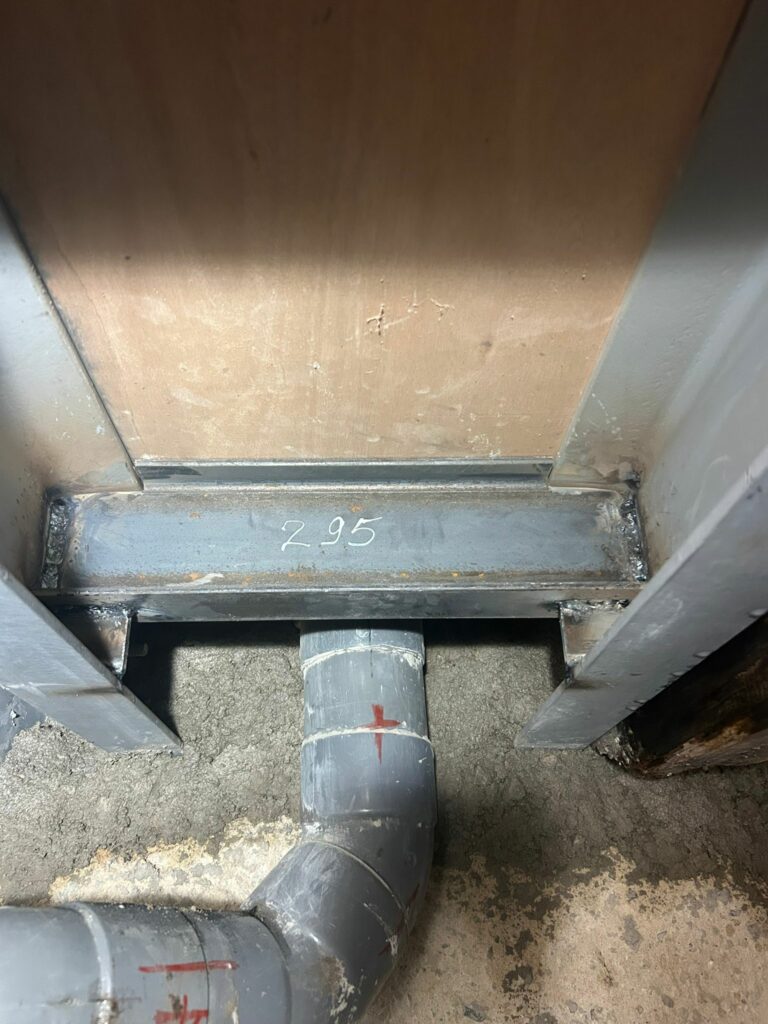 Confortement de plancher bois par structure métallique à Grasse - Ouverture et Démolition de Murs Porteurs Confortement de plancher bois par structure métallique à Grasse - Renforcement des poutres