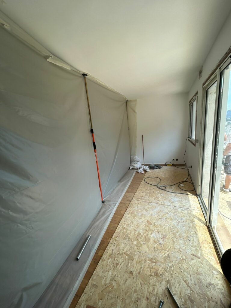 Agrandissement d’une ouverture en façade avec renforcement par structure métallique à Nice - Agrandissement d'une baie