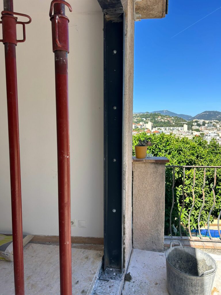 Agrandissement d’une ouverture en façade avec renforcement par structure métallique à Nice - Agrandissement d'une baie