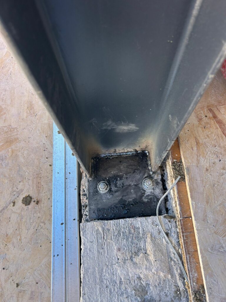 Agrandissement d’une ouverture en façade avec renforcement par structure métallique à Nice - Agrandissement d'une baie