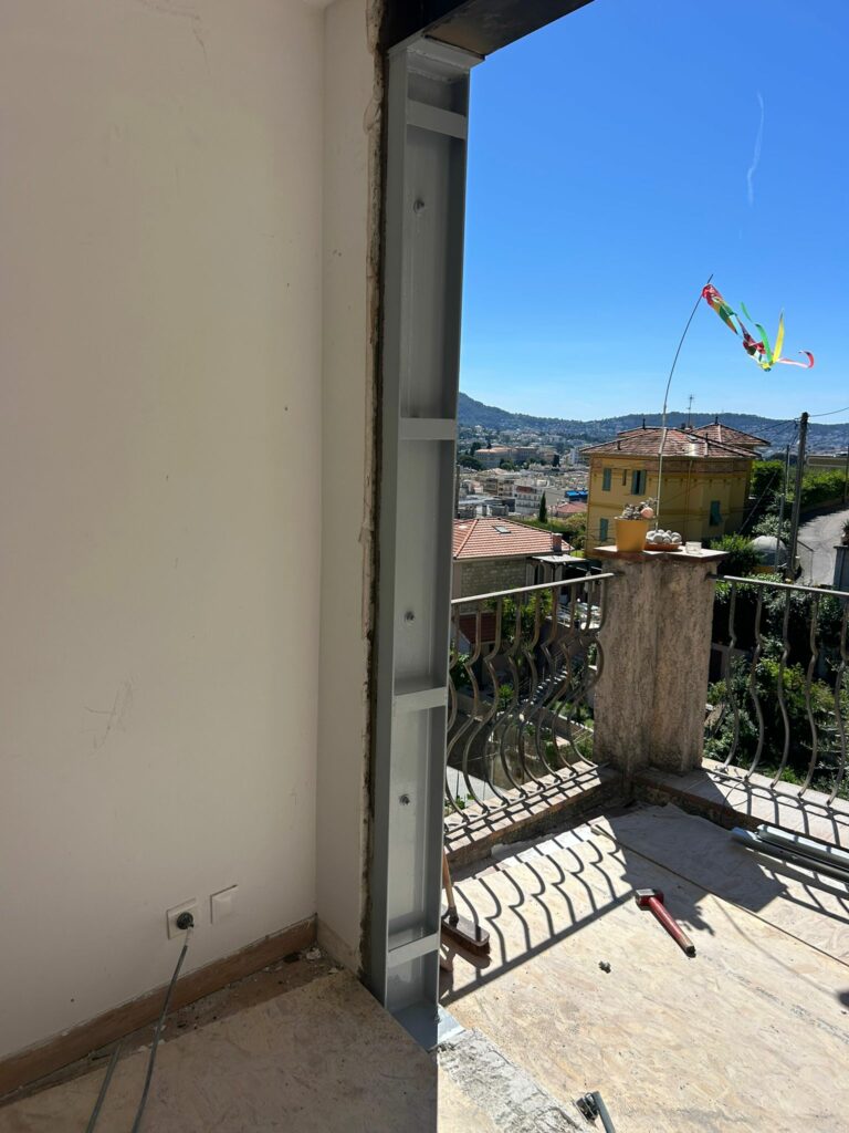 Agrandissement d’une ouverture en façade avec renforcement par structure métallique à Nice - Agrandissement d'une baie
