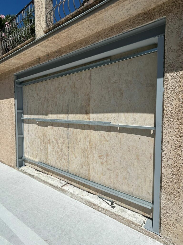 Agrandissement d’une ouverture en façade avec renforcement par structure métallique à Nice - Agrandissement d'une baie
