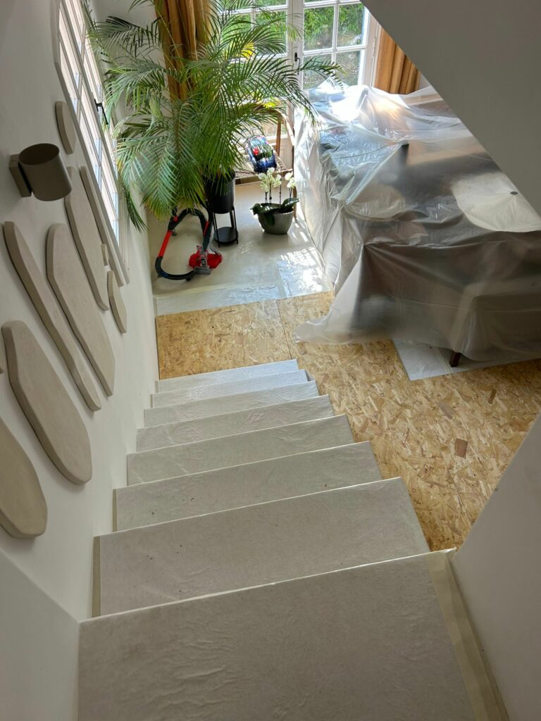Création d’une fenêtre dans un mur porteur en pierre à Mougins - Murs porteurs
