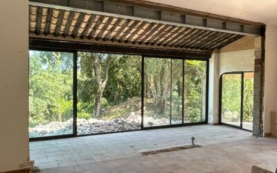 Agrandissement des ouvertures dans le mur porteur à Grasse avec renforcement métallique et béton armé